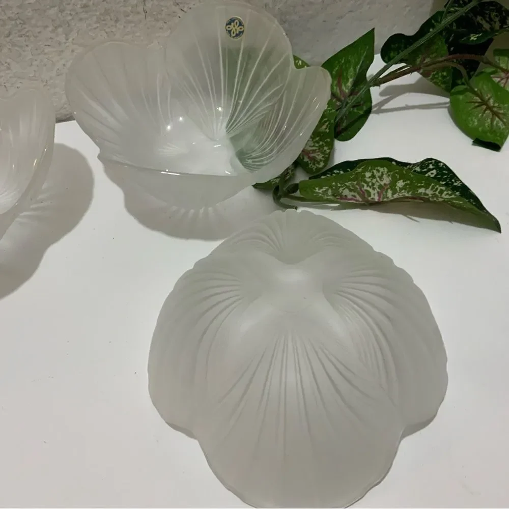 New Vintage 1980s Mikasa Frosted Scallop Shell 6